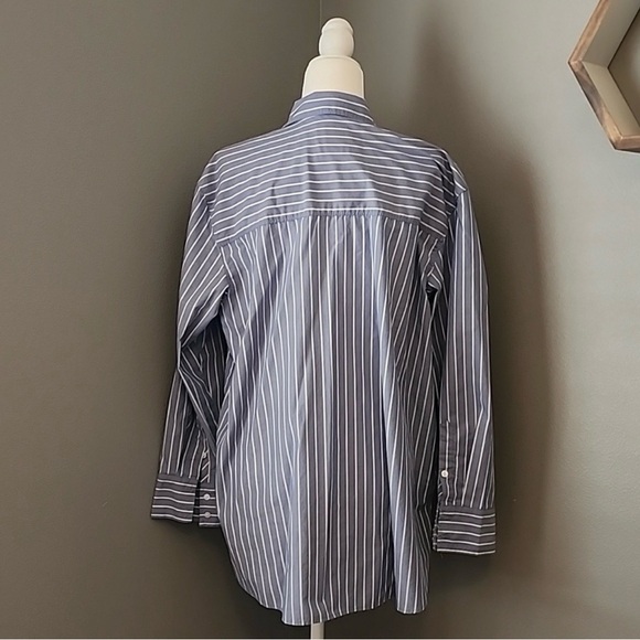 Oversized women’s Abercrombie & fitch button down - Picture 2 of 5